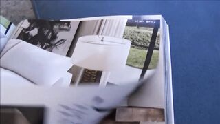 Méretes kannás nevelő anya kezelésbe veszi a dákót