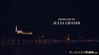 BlackedRaw - Emily Cutie két barna kárót kap