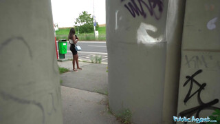 Public Agent - Csöcsös néger csaj pénzért közösül