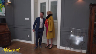 Mature.nl - Öreg házastárs popsiba rakva