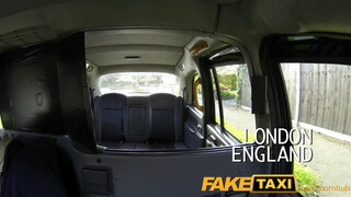 FakeTaxi - nagy seggű kisasszony kefélni akar