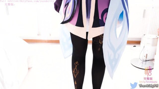 Cosplay-es bige lábbal szexel és aztán őt döngetik
