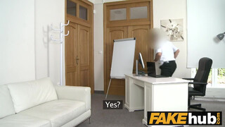 Fake Agent extra félénk kisasszony alig mer élvezni