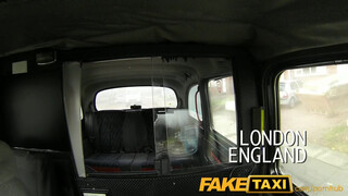 FakeTaxi - telt fekete hajú kiscsaj pénzért mindent bevállal