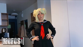 Mofos - Sweetie Fox a cosplayes lány análba tolva