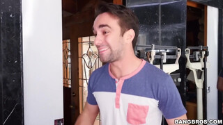 Cassidy Banks a méretes mellű fital kurva - Bangbros