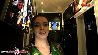 GGG - 18 éves csaj a ondó arénában