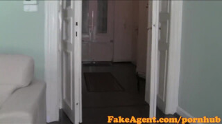 FakeAgent rettentő aranyos tini nőci és a szűk pici puncikája