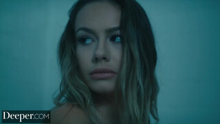 Deeper - Naomi Swann a perverz pici spiné