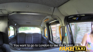 FakeTaxi - Kolumbiai kisasszony közösül a taxissal