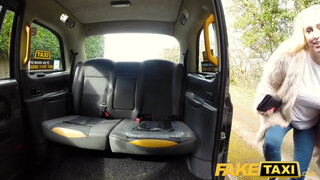 Fake Taxi - Méretes didkós világos szőke megkúrelva