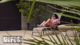 MOFOS - LaSirena69 a méretes kannás brazil kiscsaj