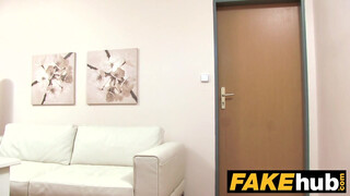 Fake Agent - elálló fülű vörös spiné