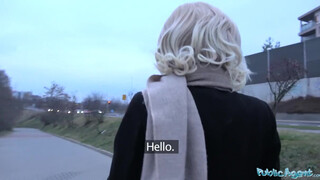Public Agent - világos szőke csoki spiné és a vastag kuki