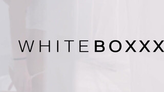 WhiteBoxxx - méretes picsájú kisasszony reggel is akar kefélni
