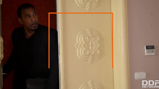 Anissa Kate a farok szerető titkárnő