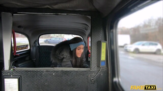 Fake Taxi - Capri Lmonde a fullos néger spiné