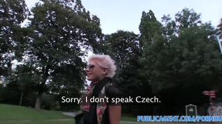 PublicAgent - leszbikus lány hagyja magát megbaszni