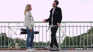 Casual Tini Porno - bombázó fekete kiscsaj és a barátja
