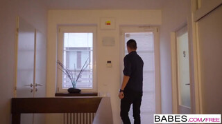 Babes - Paula Shy a hatalmas cickós kisasszony