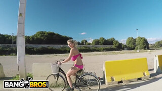 BANGBROS - Katerina Hartlova a méretes keblű milf