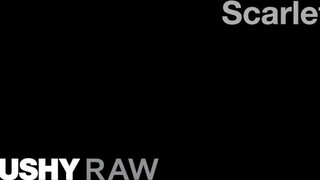 TUSHYRAW - Scarlett rendesen popóba tolva