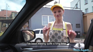 Public Agent - Molly Devon a izgató vékony kiscsaj