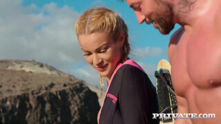 Private com - Cherry Kiss a fullos szörfös spiné