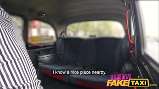 Female Fake Taxi - Nathaly Cherie a méretes keblű taxis spiné