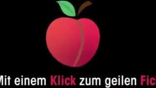 Amatőr tetovált méretes kannás tini kisasszony