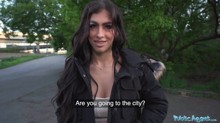 Public Agent - Alicia Trece a fogszabályzós brazil bige