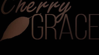 Cherry Grace a hatalmas kannás amatőr lány