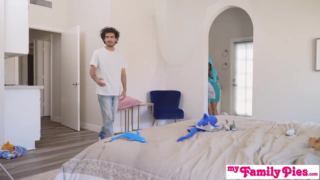 Én lennék a legvadabb cápa, olyan erősen harapnálak meg!