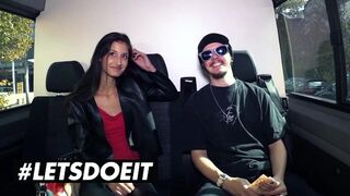 Vékony csoki Coco Kiss pénzért cidázza a méretes barna fazt az verdában