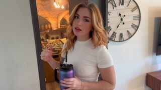 A krapekom csajának szájába élveztem, miközben ő a másik szobában volt
